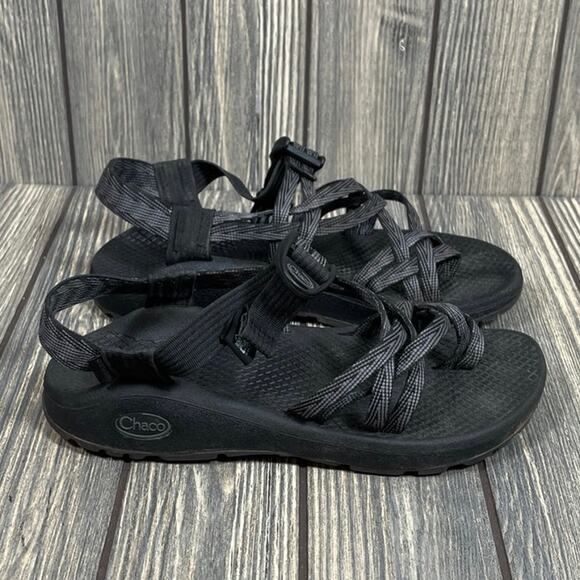 Chaco Sandals Black Strappy Chunky Women Sz 6 Outdoor Hiking Camping Relax - Picture 1 of 7